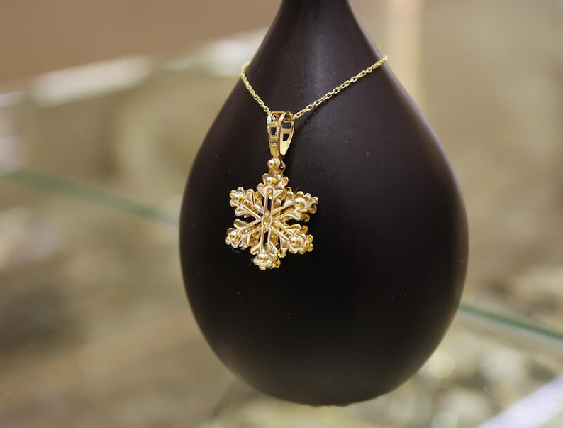 14K Gold Snowflake Necklace, Dainty Snowflake Pendant, Pendant Necklace, Gift for Women, Jewelry For Women, Gift for Her, Minimalist Pendant