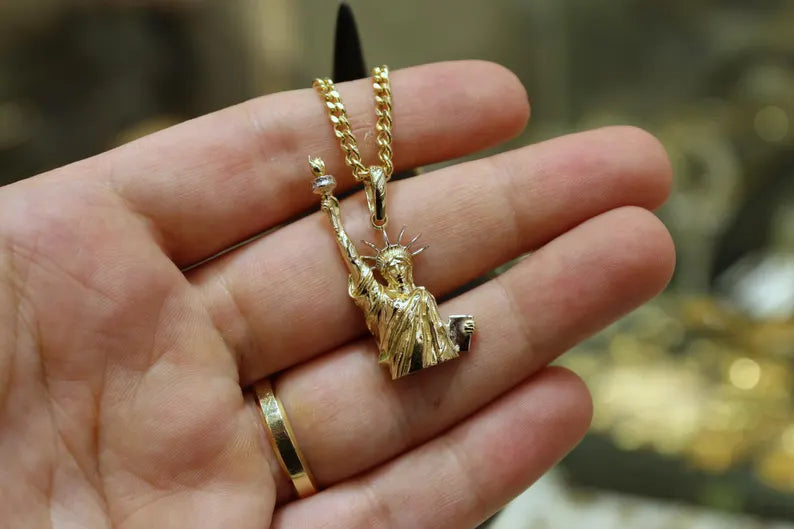 14K Gold Statue Of Liberty Pendant, 14K USA New York Necklace, Liberty Pendant Gold, New York Symbol Necklace, Freedom Symbol, Gift for Her