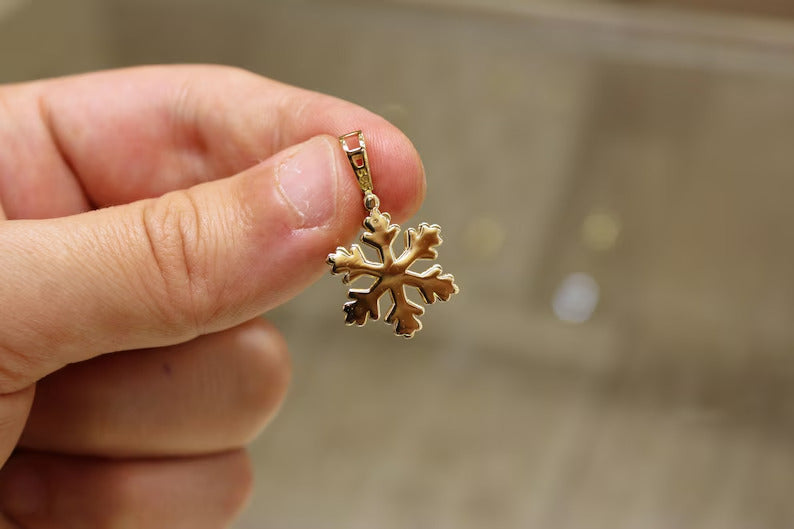 14K Gold Snowflake Necklace, Dainty Snowflake Pendant, Pendant Necklace, Gift for Women, Jewelry For Women, Gift for Her, Minimalist Pendant