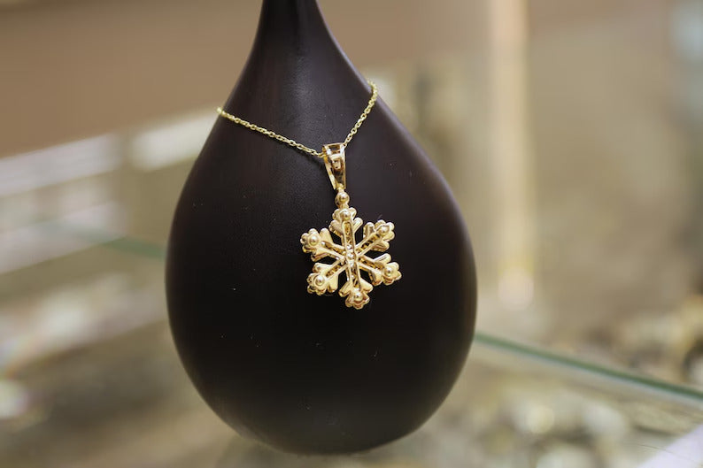14K Gold Snowflake Necklace, Dainty Snowflake Pendant, Pendant Necklace, Gift for Women, Jewelry For Women, Gift for Her, Minimalist Pendant