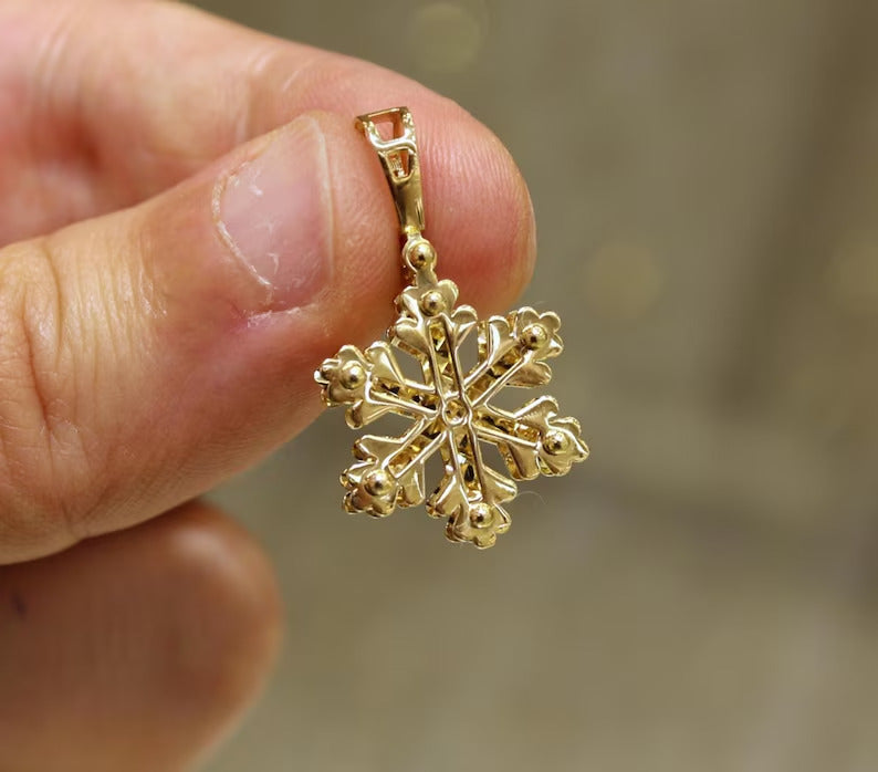14K Gold Snowflake Necklace, Dainty Snowflake Pendant, Pendant Necklace, Gift for Women, Jewelry For Women, Gift for Her, Minimalist Pendant